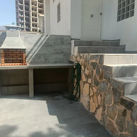Casa Mya Con Terreno Privado Y Parking Compartido - A 800m De Playa Poniente