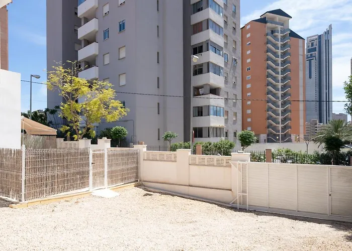 Casa Mya Con Terreno Privado Y Parking Compartido - A 800m De Playa Poniente בית נופש