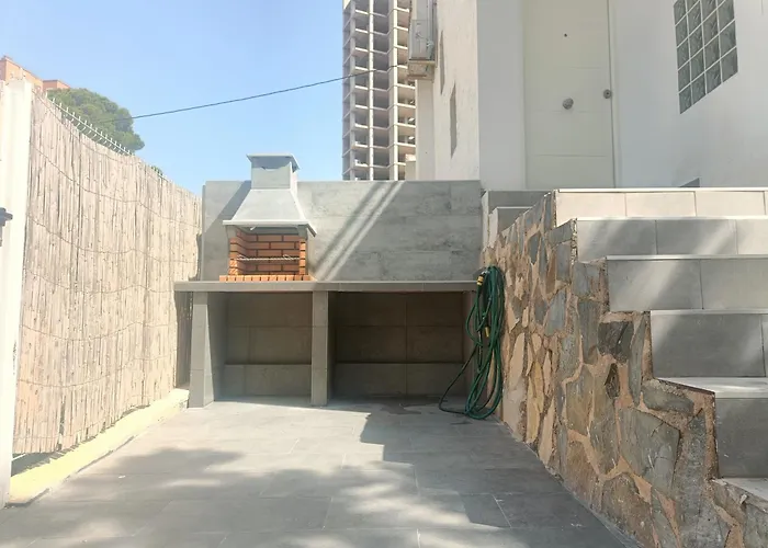 Casa Mya Con Terreno Privado Y Parking Compartido - A 800m De Playa Poniente בית נופש